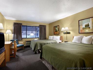 Howard Johnson Inn Fargo Nd Екстер'єр фото